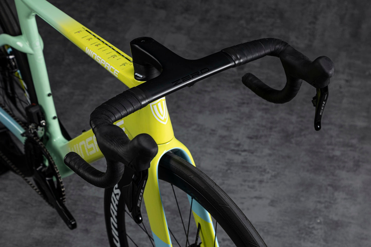 Winspace C5 Aero Road Bike - Shimano 105 Di2