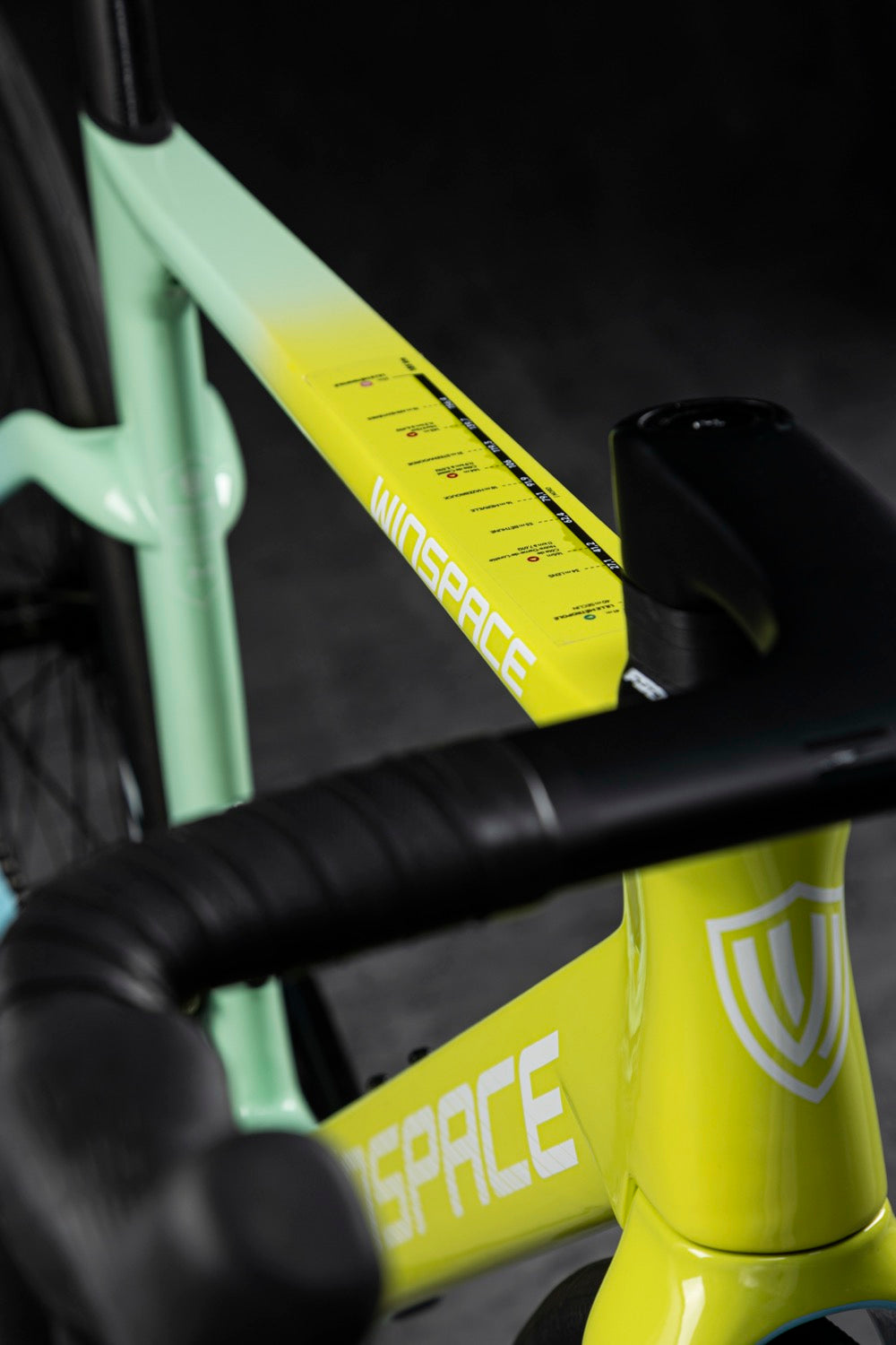 Winspace C5 Aero Road Bike - Shimano 105 Di2
