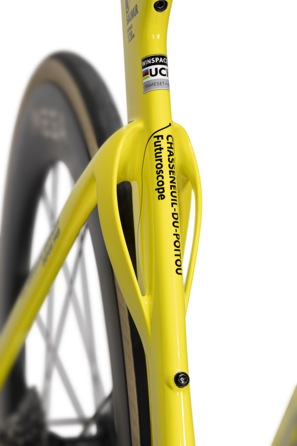 Winspace T1600 Race Bike - SRAM Force AXS